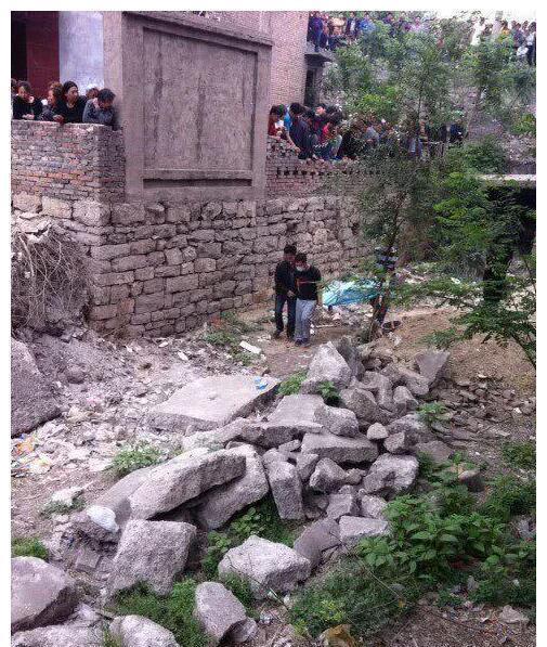2014年5月8日,于河北省曲阳县一乡村内,发生一惨绝人寰的灭门惨案