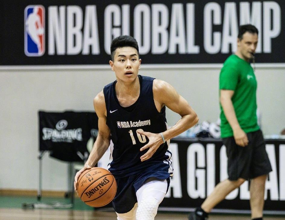 李添荣 正式签约！CBA明星后卫加盟上海男篮，携手李春江让人期待