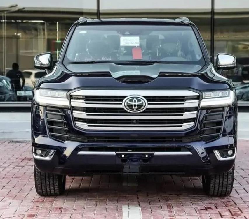 终于来了！全新陆巡到店实拍，更换3.5T发动机，越野配置依然强悍