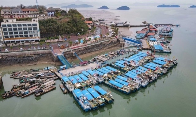 宁海强蛟船只回港严阵以待