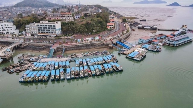 宁海强蛟船只回港严阵以待