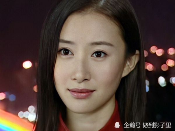 还记得魔幻手机的傻妞吗凭一张照片改变命运如今活成这样