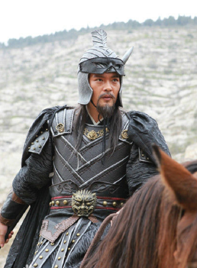 梁山的战力天花板,武艺高强却只能低头做人,被宋江拿来压制林冲