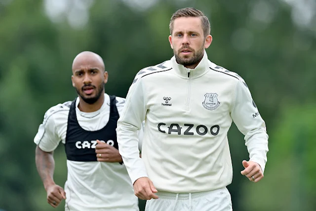 【呼之欲出】疑犯二选一!埃弗顿球员涉侵犯儿童被捕