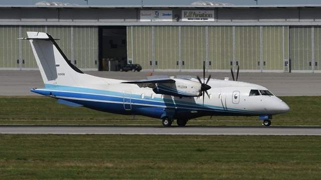 19日中午桃园机场又降落一架美国c-130运输机