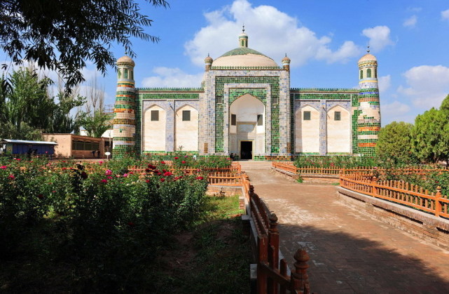 相隔万里,为何土耳其人会对新疆念念不忘?始作俑者是谁?