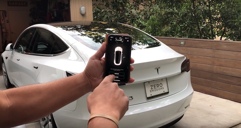 马斯克说特斯拉的智能召唤服务将变得更方便