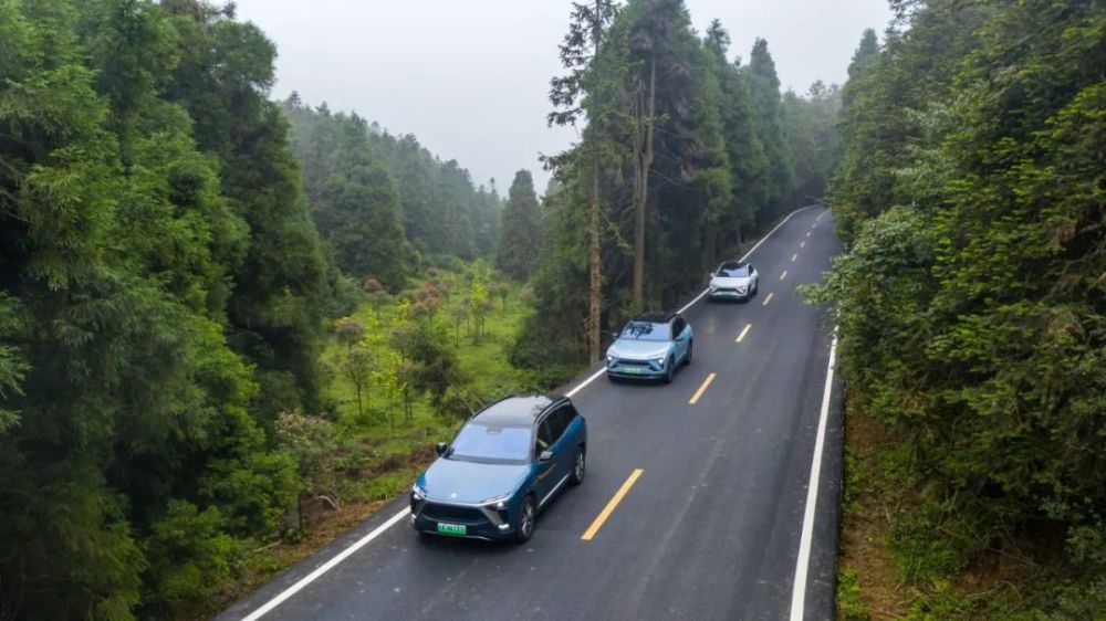 从“全景蔚来”看蔚来汽车的江湖地位