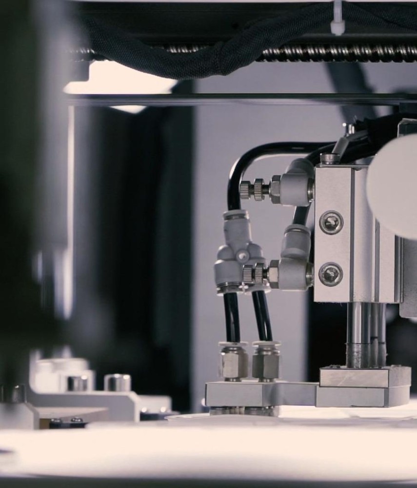 上半年武汉高新产品生产加快，新能源汽车、工业机器人等大幅增长