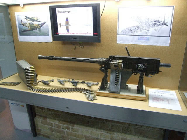 航空机枪与机炮|最经典的空战武器_腾讯新闻