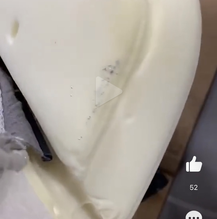 理想“水银门”车主：主驾驶座位发现水银，包裹在无孔真皮下方