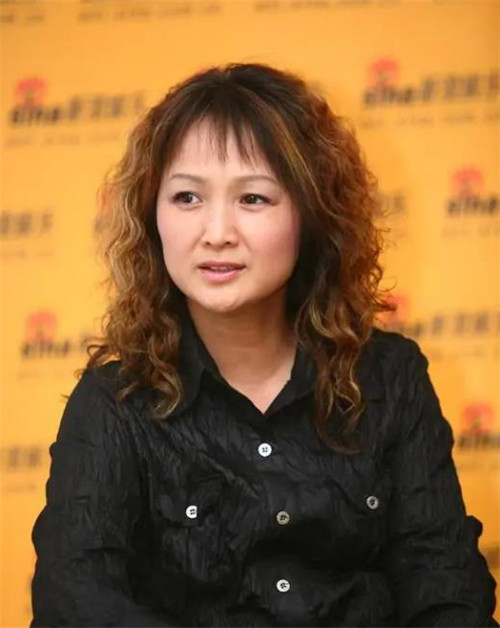 87版红楼梦她容貌姣好高贵冷艳似公主却演端茶倒水的丫环