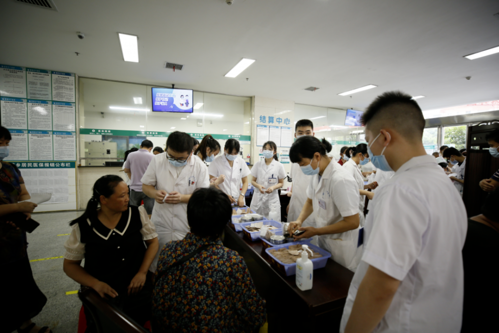 同時,醴陵市中醫院與19家基層衛生院及4家社區衛生服務中心建立中醫