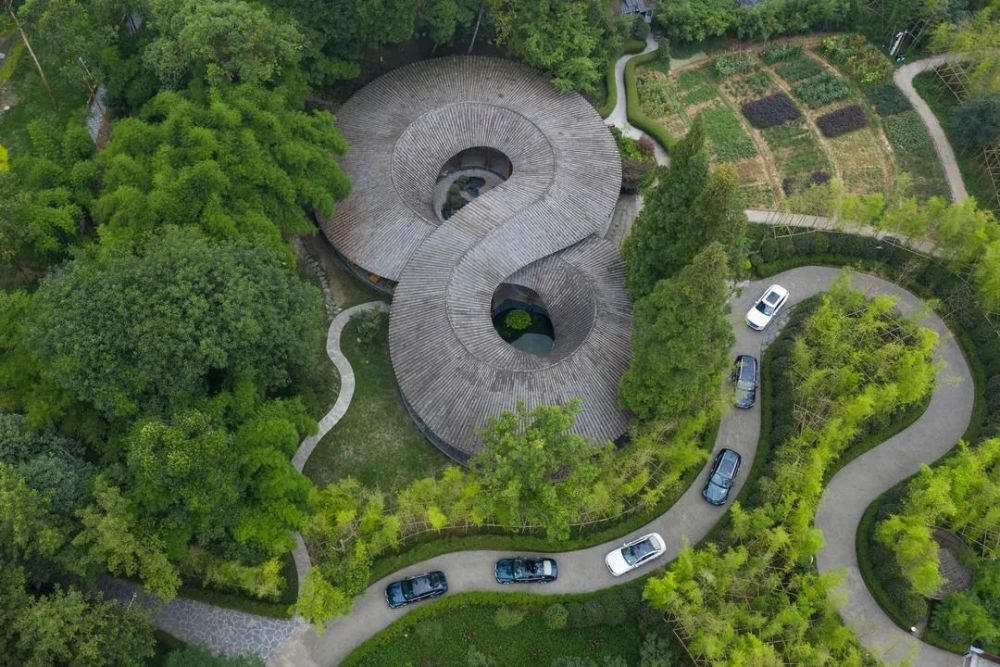 于天府之国 探捷尼赛思之道