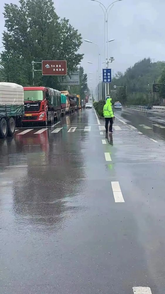 河南洛阳嵩县暴雨图片