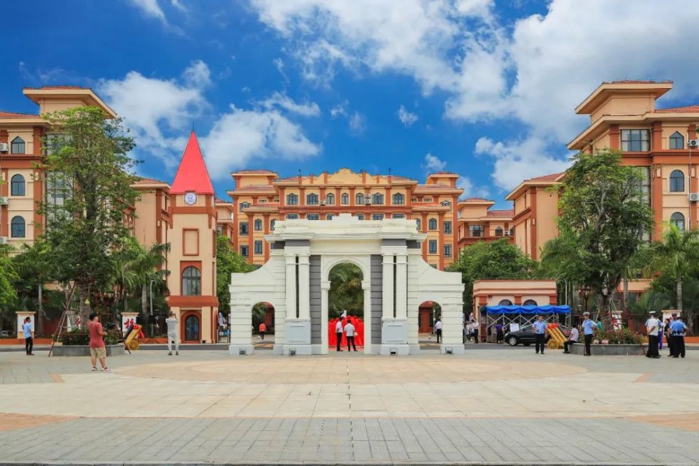 传承水木精神 办海南特色一流教育——清华附中文昌学校办学纪实
