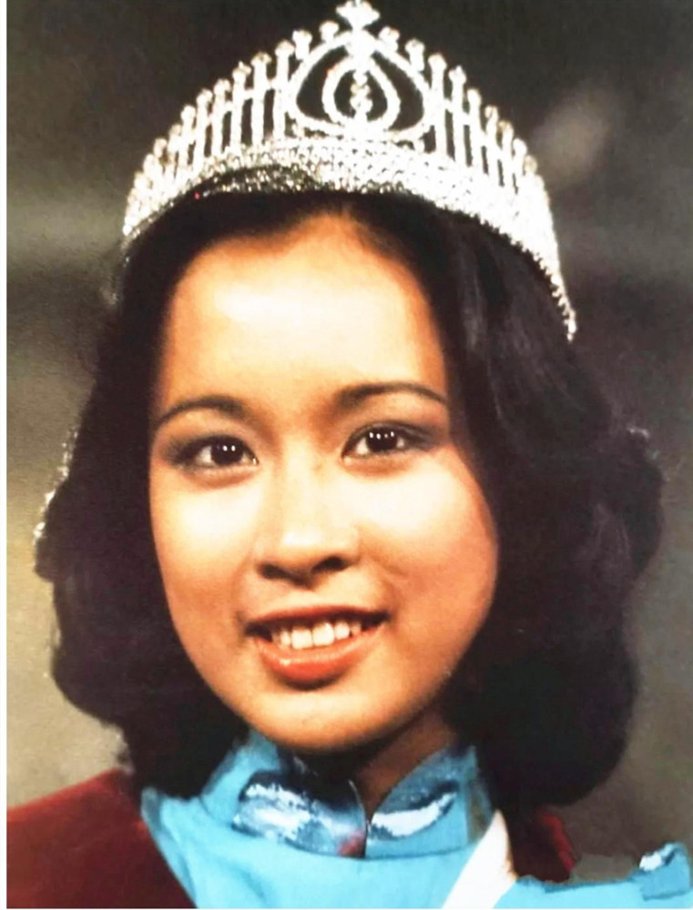 朱玲玲从豪门走出来,50岁的时候,为什么还能再次嫁入豪门_腾讯新闻