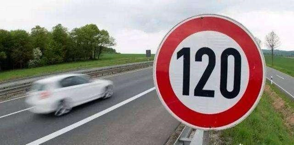 为什么老司机都说日系车和德系车的差距，跑一趟高速就知道了？