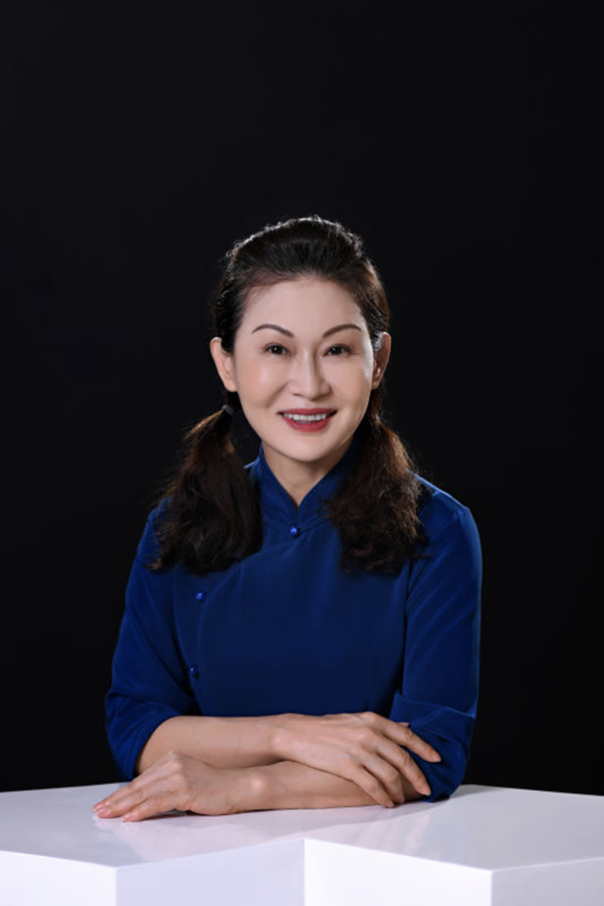 赵燕已取代陈丽华成为北京女首富没有背景的她是如何创业的