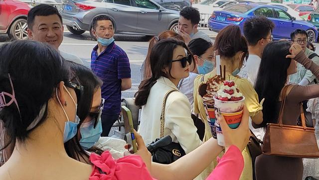 奶茶界第一女富豪:为招创业伙伴,没想到顺带找到了个如意郎君