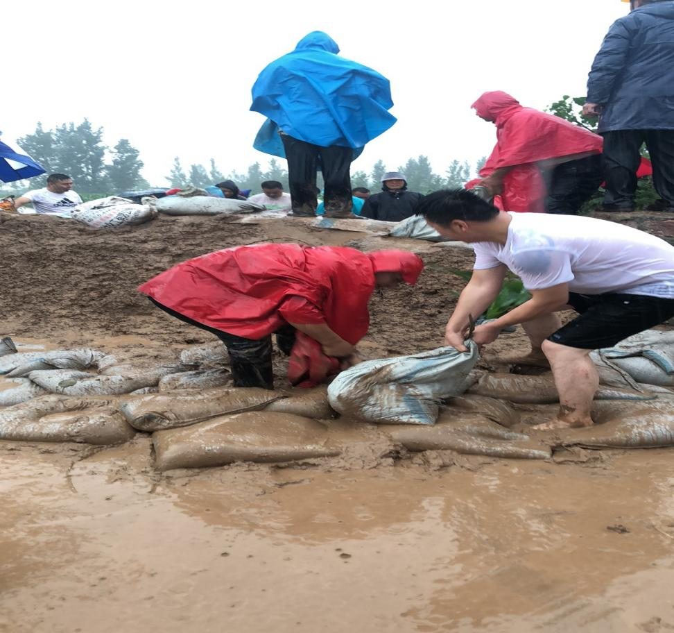 新乡在防汛一线筑牢红色堤坝