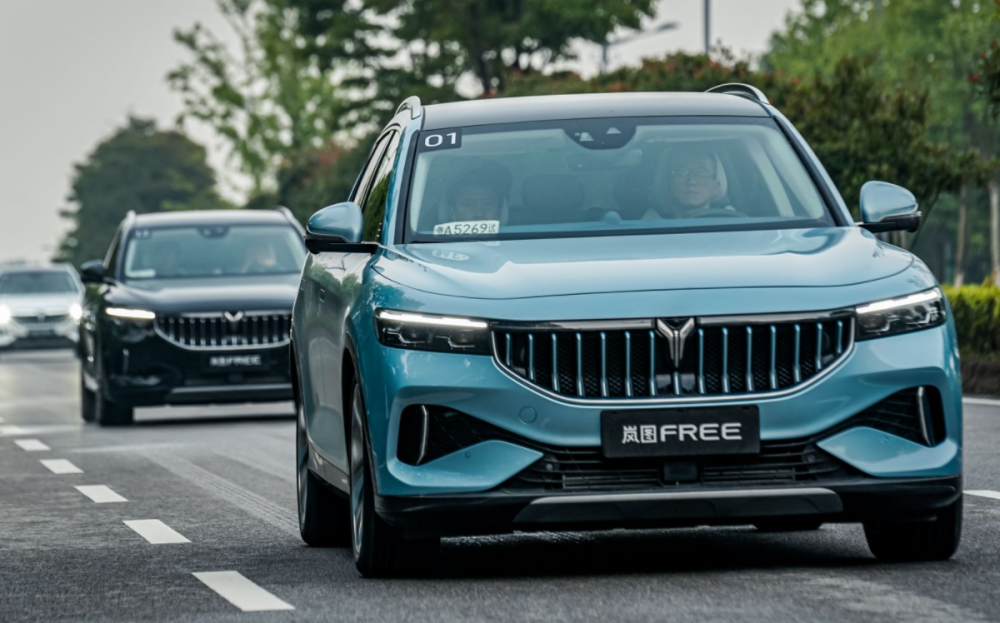 不止蔚来，岚图FREE也实力宠用户，为国人考虑，提供远程OTA升级