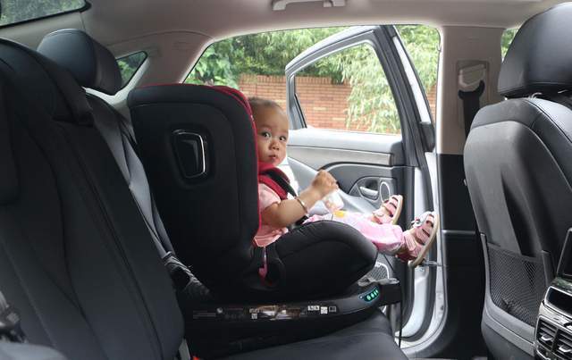 I-Size认证、全年龄段、360°旋转！惠尔顿智转安全座椅体验