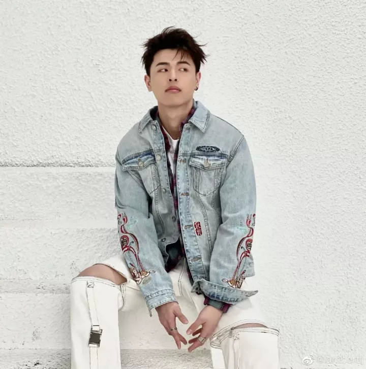 看到这可能有些朋友会有些疑虑,背负"抖音rapper"这一标签的lambert其