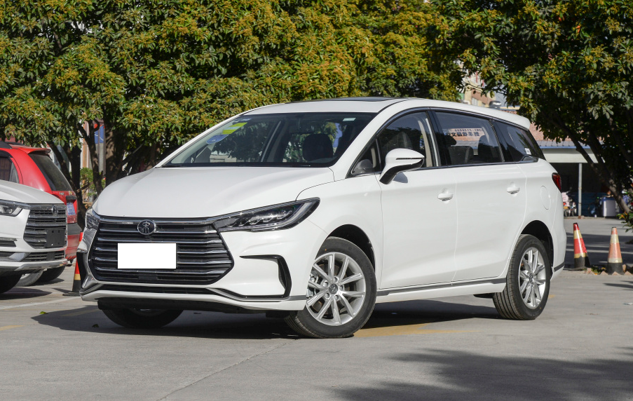 “大四座”家用车，拥有国际一流品质，8万多起卖