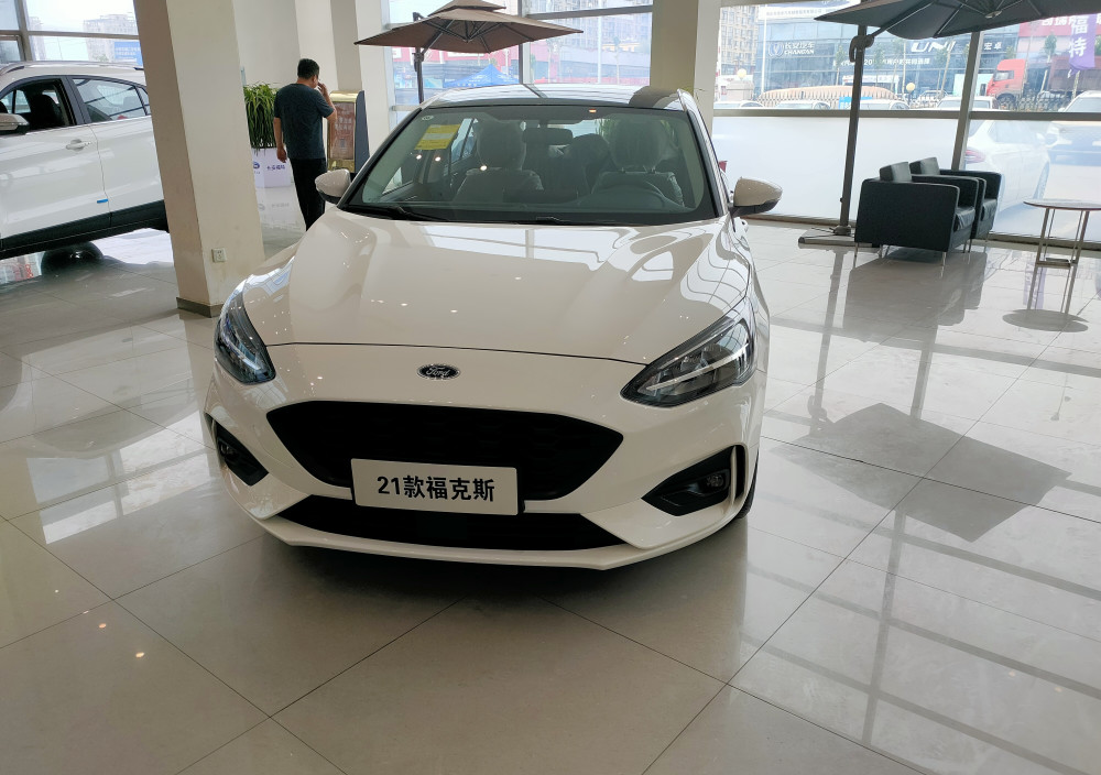 探店21款福克斯：1.5T＋3缸，大家想买但都不敢买的车型
