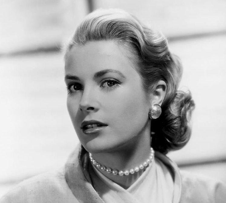 悲催的摩纳哥小公主:2次未婚当妈,气得老国王不想给她分遗产