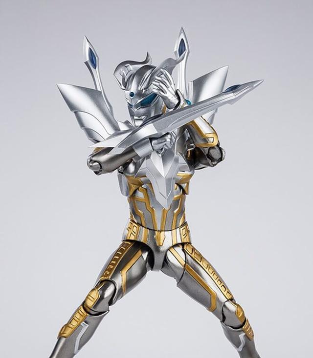 "赛罗奥特曼s.h.f究极闪耀形态手办"现在开始发售!_腾讯新闻