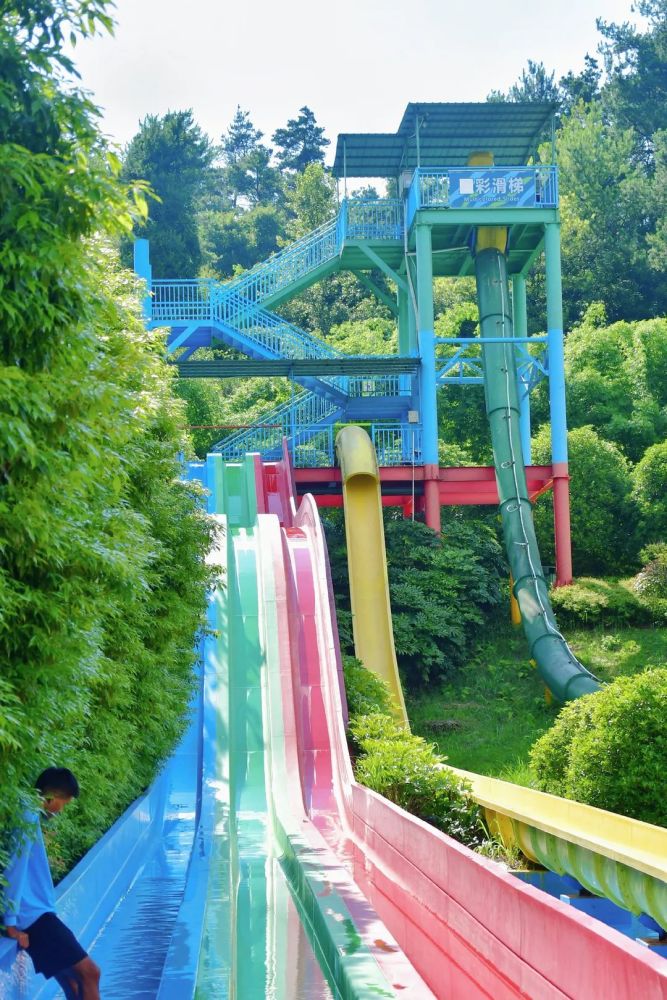 避暑贵阳夏日悠长烧烤玩水享民族风情美丽乌当这边风景独好