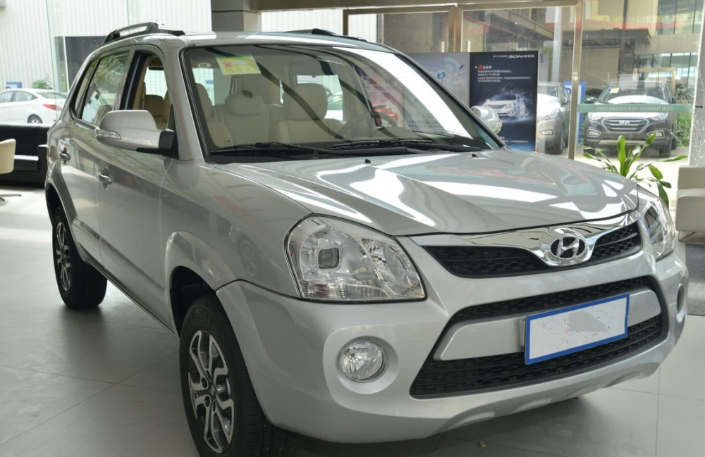 SUV中的元老级选手，车宽近1米8，丐版就是200匹，年销40多万台