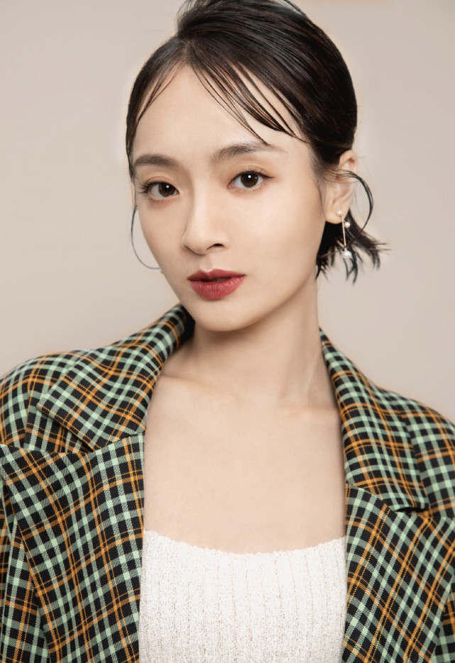 孙铱在社交平台官宣自己怀孕啦