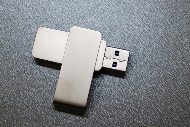 大容量存储爱国者30u盘让文件移动变得更简单