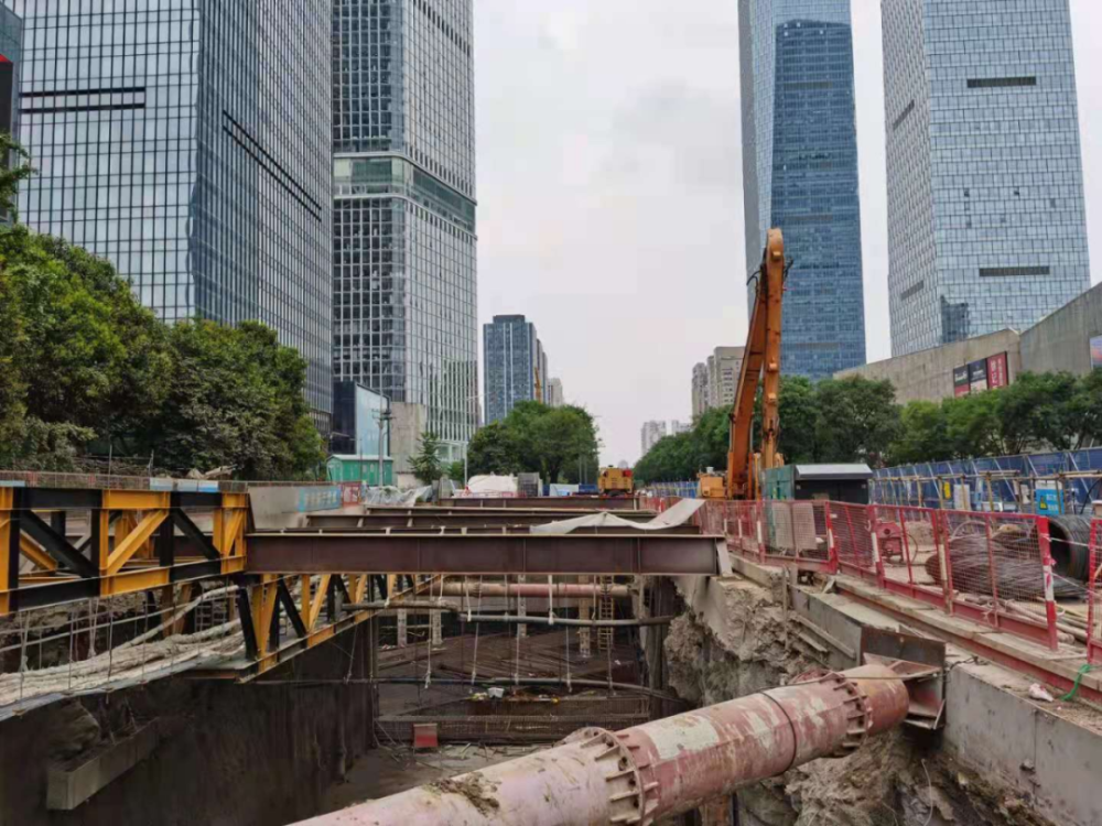 高新區錦業路與丈八一路十字西南角西安某鈺閣建築工程有限責任公司