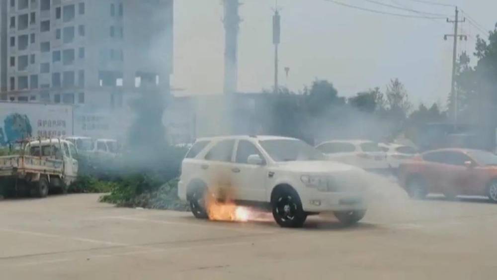 泰安：买二手卡威电动汽车一个月自燃 厂家：车辆来路不明已报案