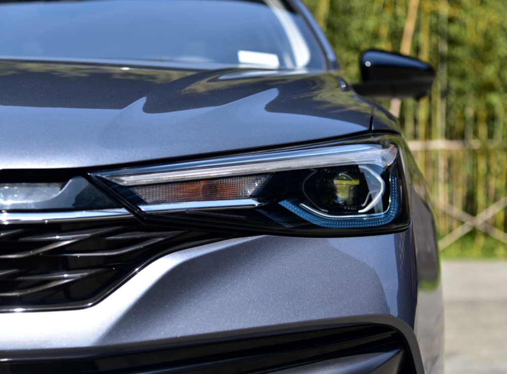 荣威靠它再次成功，LED大灯是标配，120马力配CVT，销量越来越好