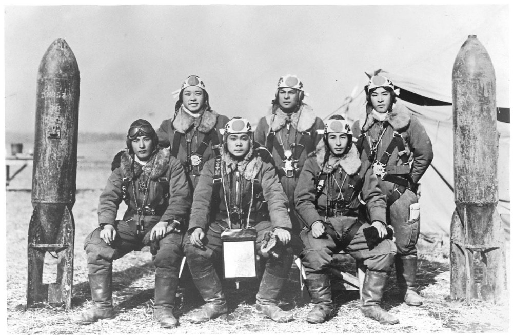 二战神风队队员,八次执行长官死亡任务,平安归来活到92岁.