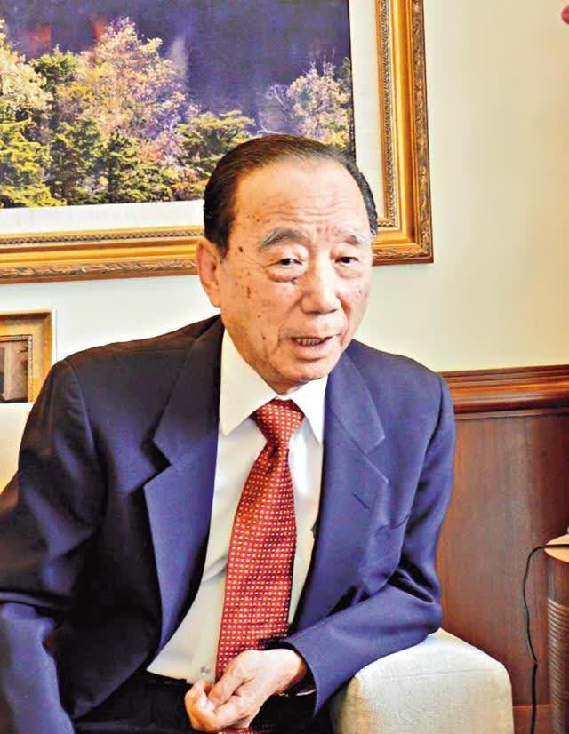 "世界毛纺大王"曹光彪,捐赠全部财产给清华大学,曾