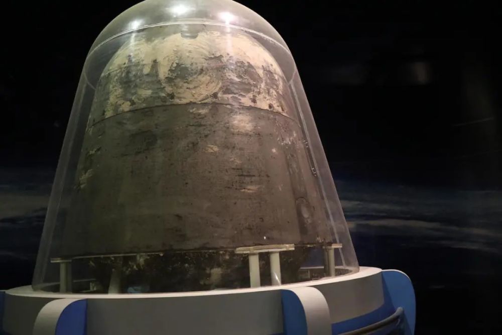 件文物说党史(098)】 中国农业博物馆陈列的"实践八号"育种卫星返回舱