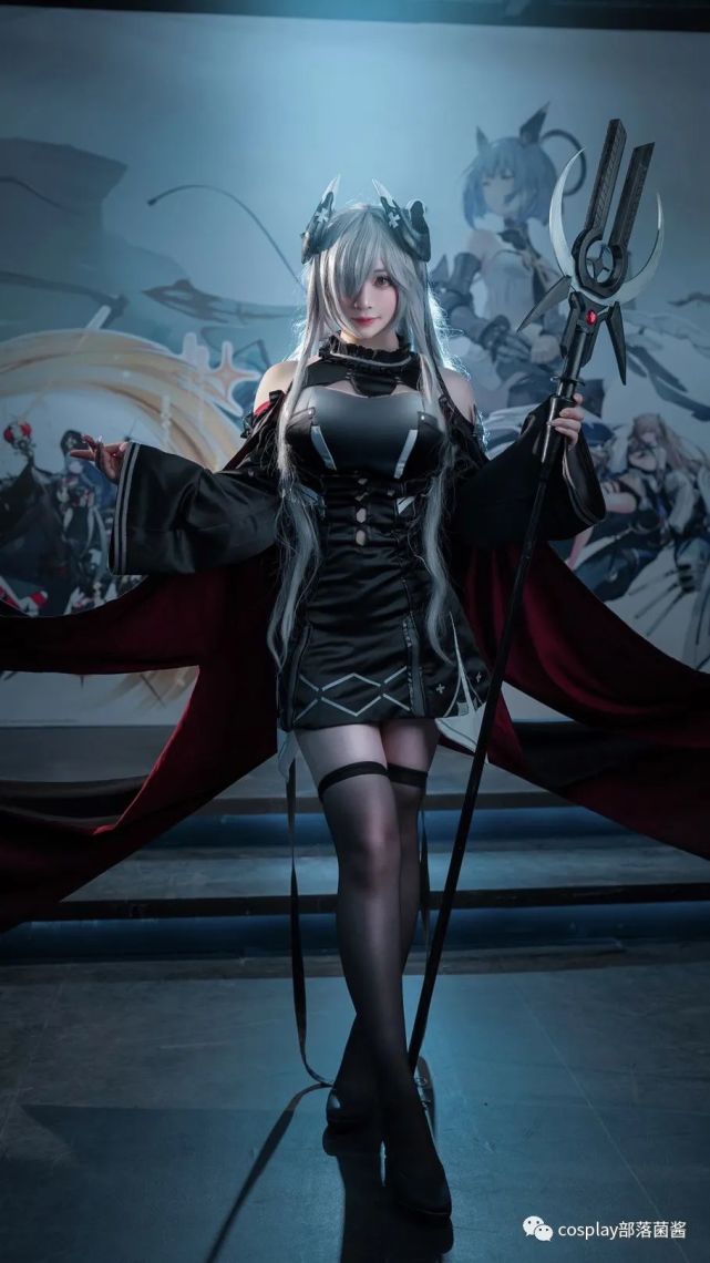 碧蓝航线奥古斯特cos正片@叉子宝宝