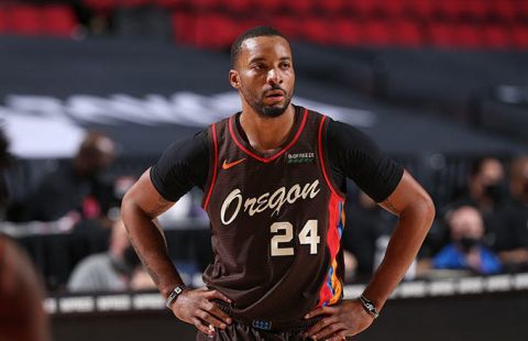 诺曼鲍威尔放弃执行2122赛季的球员选项