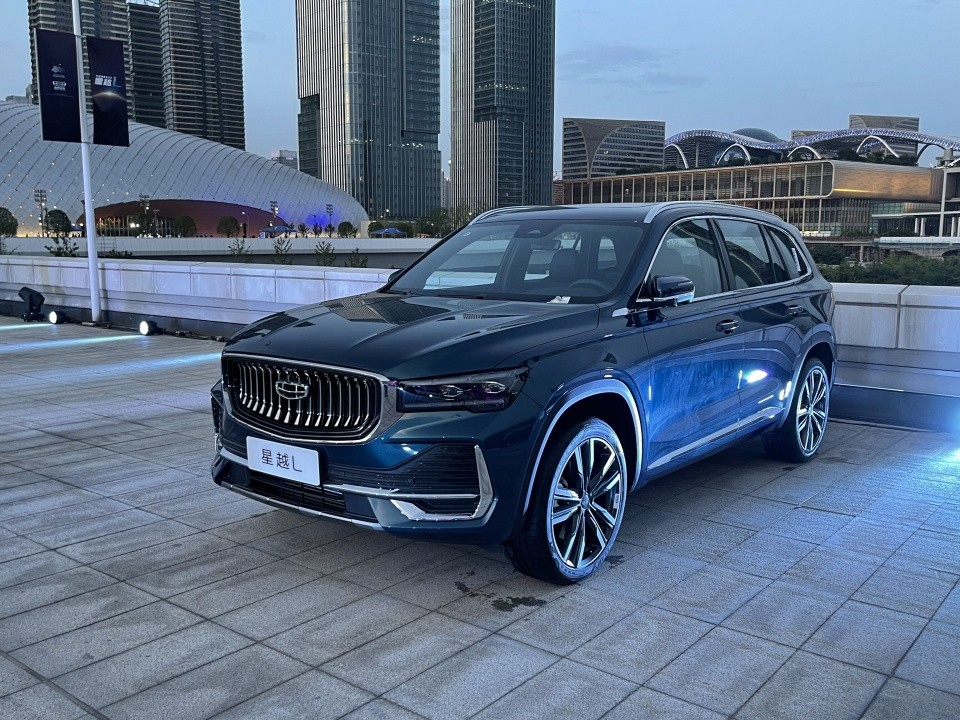 明明能靠颜值吃饭却偏要拼才华——吉利.星越L上市，13.72万元起售