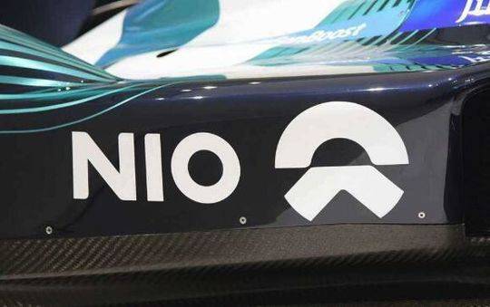 蔚来汽车，一个曾经的女王座驾为何变成了“蔚你折腰”？