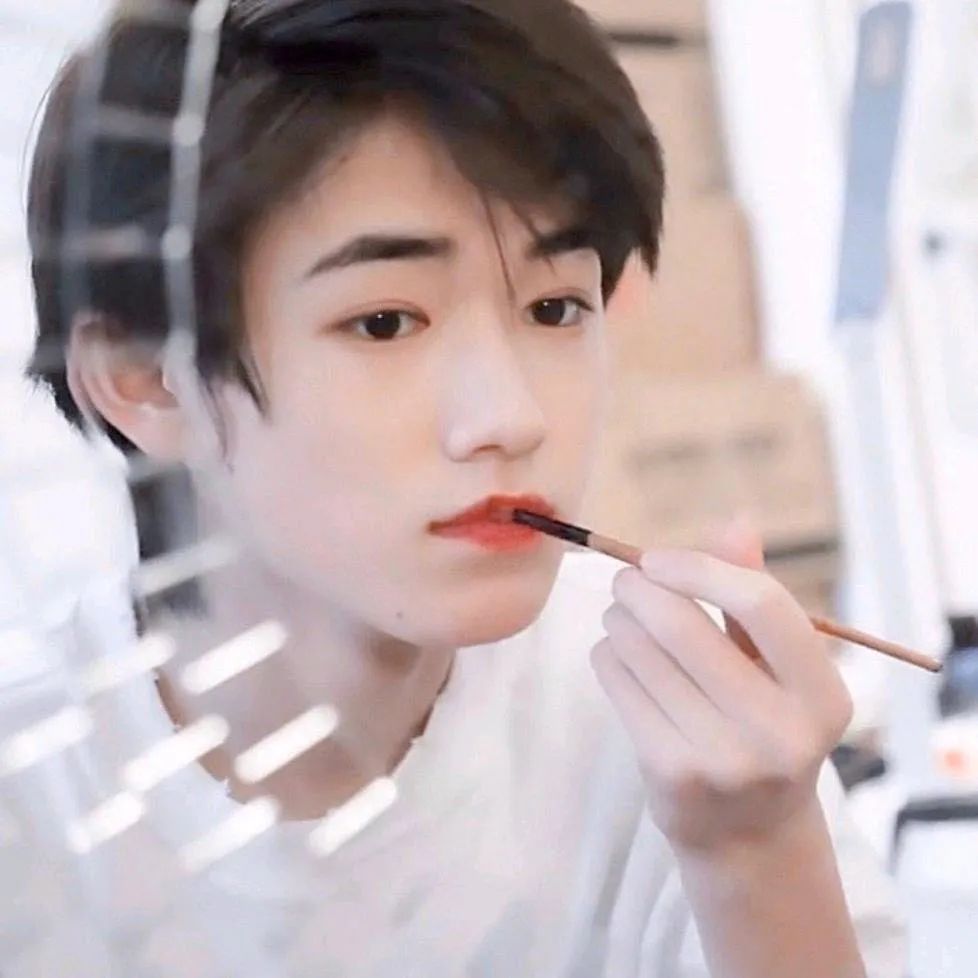 【头像】宋亚轩_腾讯新闻