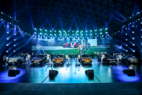 一汽大众ID.6 CORZZ交付之夜，将实用主义还给电动车