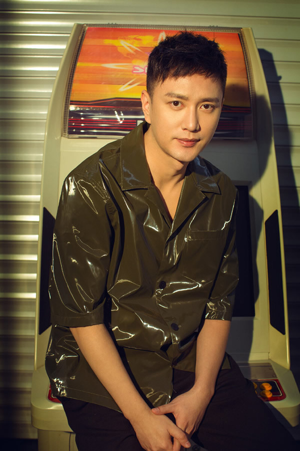 2009年参与拍摄的年代伦理悬疑戏《孙子大传》,饰演孙驰.