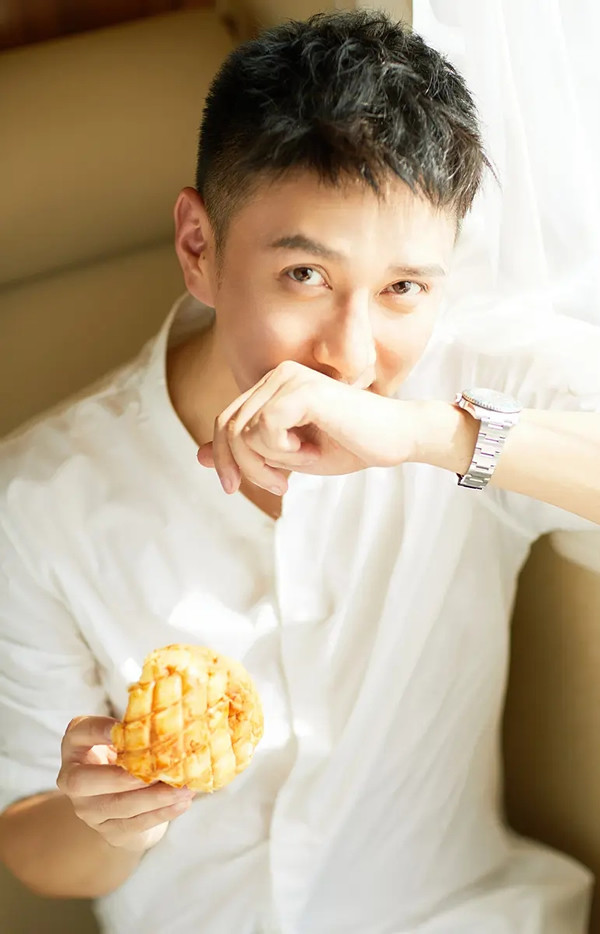 2009年参与拍摄的年代伦理悬疑戏《孙子大传》,饰演孙驰.